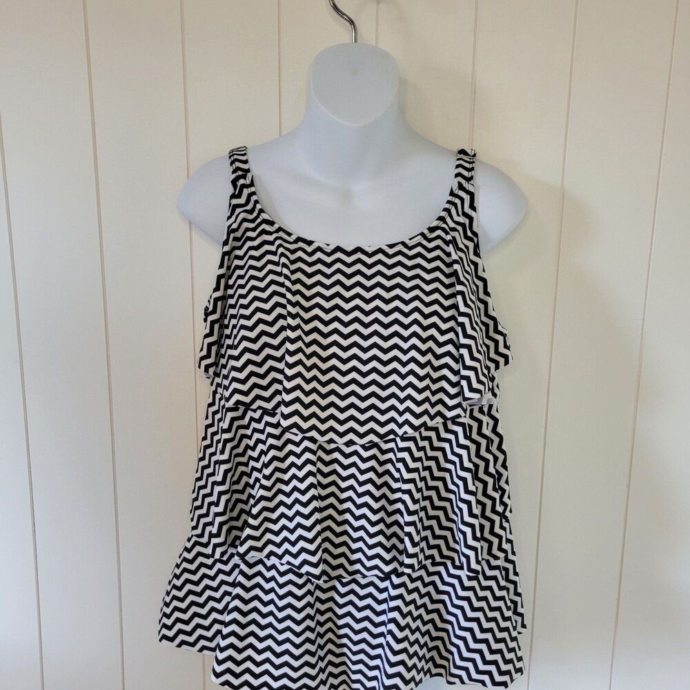 Septangle Tankini Top Size 16 XL Black White Ruffled Boho Beach Summer Swim